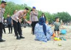 Kapolres-Gresik-Tinjau-Pantai-Dalegan-Pastikan-Keamanan-Wisatawan