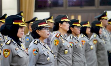 Kapolri-Pimpin-Upacara-Kenaikan-Pangkat-untuk-10.548-Perwira-Polri