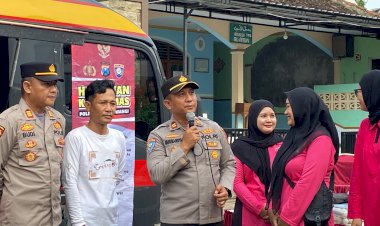Mayur-Kamtibmas-Polresta-Banyuwangi-Kembali-Masuk-Desa,-Warga-Sambut-Gembira