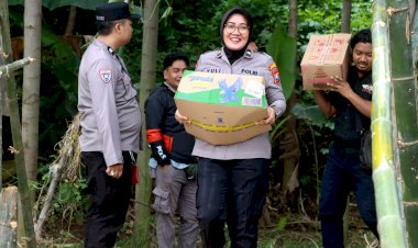 Polres-Probolinggo-Salurkan-Bantuan-Untuk-Warga-yang-Rumahnya-Rusak-Akibat-Bencana-Alam