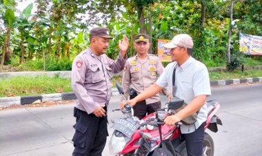 Polsek-Sedati-Edukasi-Pentingnya-Keselamatan-Berkendara