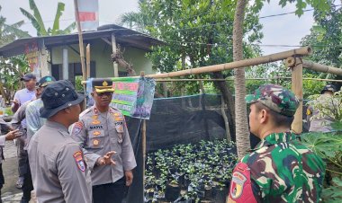 Kasat-Binmas-Polresta-Sidoarjo-Ajak-Maksimalkan-Hasil-Swasembada-Pangan-Kampung-Lombok