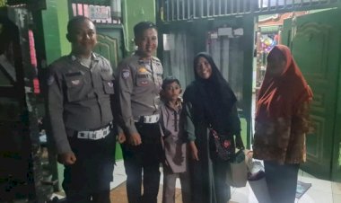 Aksi-Mulia-Polisi-Bantu-Ibu-Anak-yang-Kehabisan-Tiket-Bus-Mudik