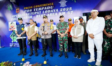 Tinjau-Rest-Area-KM-57,-Kapolri-Pastikan-Kelancaran-dan-Pelayanan-Masyarakat-saat-Arus-Mudik