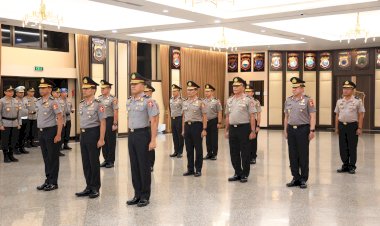 Mabes-Polri-Gelar-Korps-Raport-Kenaikan-Pangkat-Pati-Polri,-13-Perwira-Tinggi-Naik-Pangkat