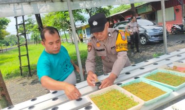 Gelorakan-Swasembada-Pangan,-Polisi-di-Sidoarjo-Ajak-Warga-Kembangkan-Tanaman-Hidroponik