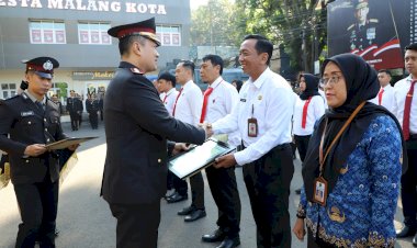 Harlah-Pancasila-Kapolresta-Malang-Kota-Beri-Penghargaan-Anggota-Berprestasi-dan-Warga-Masyarakat-yang-Bantu-Ungkap-TPPO