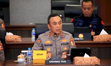 Kapolri-Berikan-Pelayanan-Kesehatan-Gratis-Bagi-Ribuan-Orang-Hari-Ini