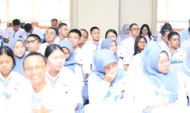 Beri-Materi-di-MPLS-SMA-Labschool,-Kadiv-Humas-Berikan-Motivasi-Hadapi-Bonus-Demografi