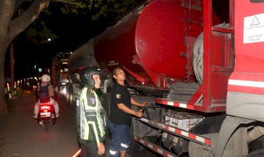 Libatkan-Personel-Gabungan,Kapolresta-Banyuwangi-Turun-Langsung-Pimpin-Urai-Kepadatan-di-Pelabuhan-Ketapang