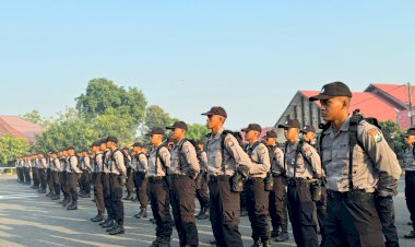 Serasa-di-Akademi-Internasional,-Komando-'Roll-Call-Begin!'-Menggema-di-Apel-Siswa-Bintara-SPN-Polda-Jatim