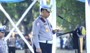 Kakorlantas-Pimpin-Apel-Gelar-Pasukan-Operasi-Merdeka-Jaya-Jelang-Peringatan-HUT-ke-80-RI
