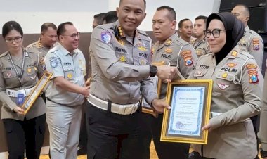 Berhasil-Ungkap-Kasus-Tabrak-Lari,-Satlantas-Polres-Sumenep-Terima-Penghargaan-dari-Polda-Jatim