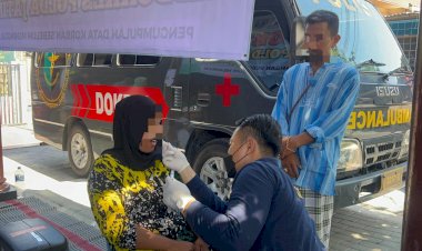 Dokkes-Polda-Jatim-Lakukan-Pengumpulan-DNA-Keluarga-Korban-di-Ponpes-Al-Khoziny