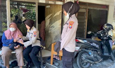 Kanit-PPA-Satreskrim-Polresta-Sidoarjo-Dampingi-Keluarga-Santri-Korban-Musibah-Ponpes-Al-Khoziny