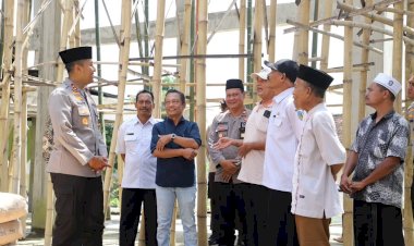 Polres-Kediri-Salurkan-Puluhan-Karung-Semen-Dukung-Pembangunan-Masjid