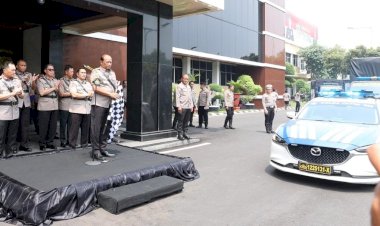 Polda-Jatim-Berangkatkan-Bantuan-Kemanusiaan-untuk-Korban-Banjir-dan-Longsor-di-Sumatera