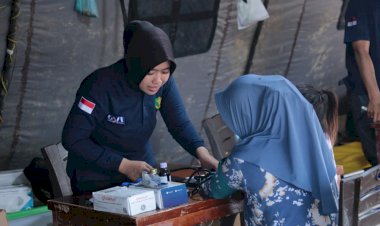 Antisipasi-ISPA-Pascabanjir,-Posko-Kesehatan-Polri-Aktif-Layani-Masyarakat-Aceh-Tamiang
