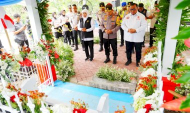 Ziarah-Makam-hingga-Groundbreaking-Museum-Marsinah,-Kapolri:-Mengenang-Pahlawan-Nasional-Buruh