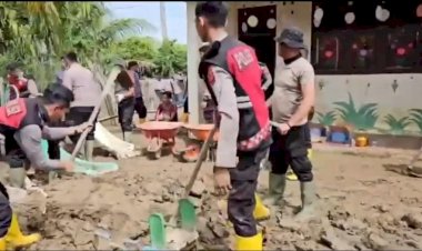 Gotong-Royong-Polri-dan-Masyarakat,-Polres-Pidie-Jaya-Percepat-Pemulihan-Pascabanjir-dan-Fasilitas-Pendidikan