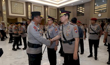 Kapolda-Jatim-Pimpin-Sertijab-PJU-dan-Sejumlah-Kapolres