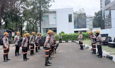 Den-K9-SAR-Ditpolsatwa-Korsabhara-Baharkam-Polri-Siap-Perkuat-Penanganan-Bencana-Longsor-di-Cisarua,-Bandung-Barat