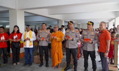 Jogo-Jawa-Timur--Kapolda-Jatim-Tinjau-Perayaan-Imlek-di-Vihara-Buddayana-Surabaya