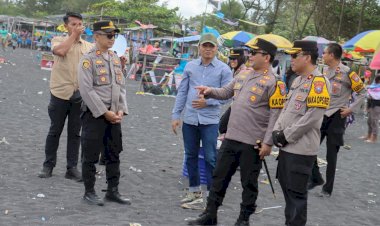 Polres-Lumajang-Tingkatkan-Pengamanan-Wisata-Pantai-Watu-Pecak