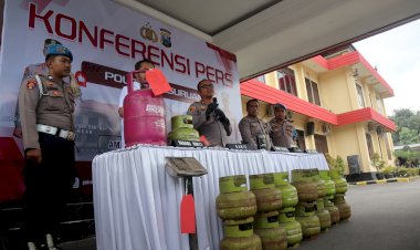 Polres-Pasuruan-Ungkap-Kasus-Penyalahgunaan-LPG-Subsidi,-Dua-Tersangka-Diamankan