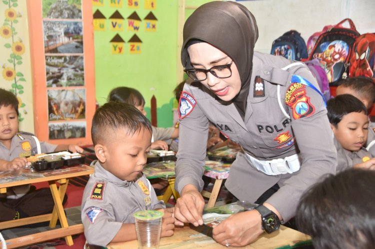 Laksanakan Program MBG Polres Bondowoso Dukung Wujudkan Generasi Sehat Berprestasi