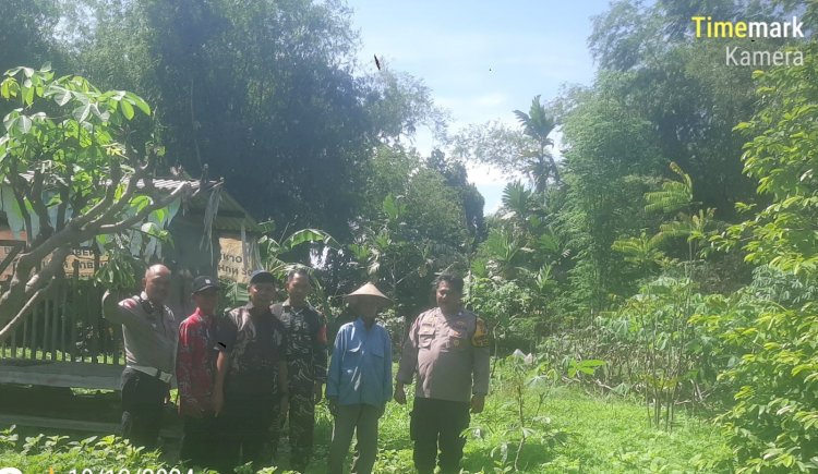 Bhabinkamtibmas Desa Banjarbendo Cek Pekarangan Pangan Bergizi