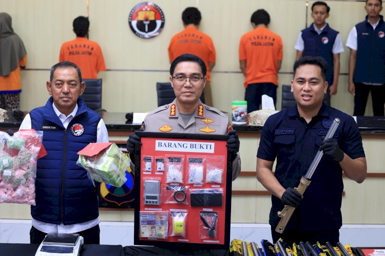 Polda Jatim Berhasil Ungkap Peredaran Narkoba Jaringan Internasional 4 Tersangka Diamankan