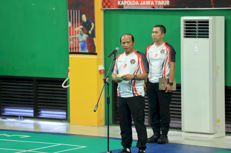 Kapolda Jatim Buka Turnamen Bulutangkis Sambut Hari Bhayangkara ke - 79