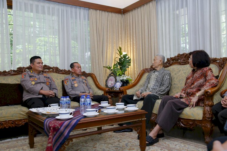 Anjangsana HUT Bhayangkara ke-79, Polri Kunjungi Mantan Kapolri Jenderal (Purn) Roesdihardjo