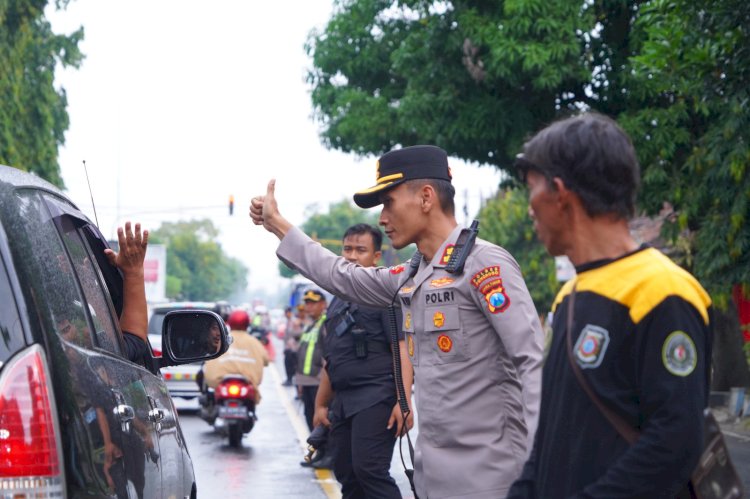 Suran Agung : Ratusan Polisi Kawal Ketat 2.400 Warga PSHWTM dari Ponorogo ke Madiun