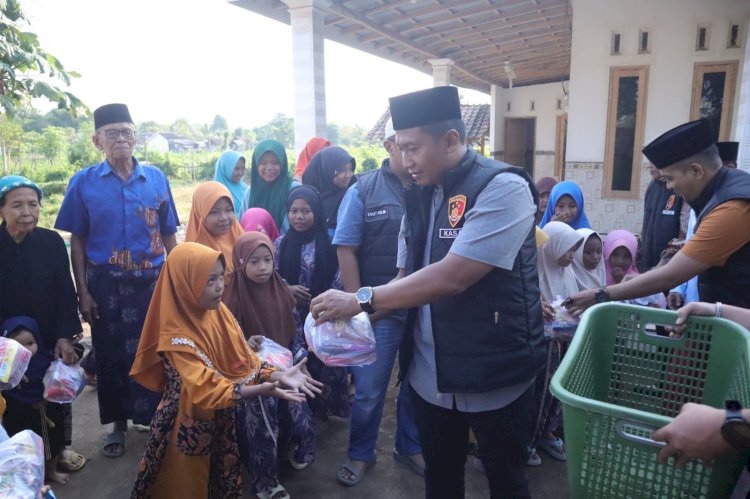 Ziarah ke Makam Pahlawan Nasional dan Beri Bantuan Guru Ngaji Warnai Hari Juang Polri di Situbondo