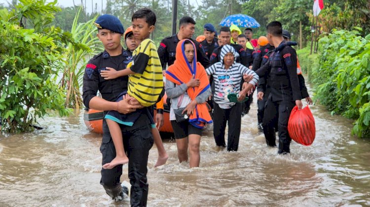 Banjir dan Longsor melanda Bali, Polri Kerahkan Personel Bantu Penanganan