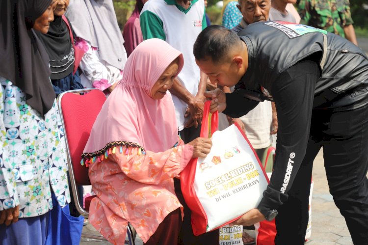 Social Riding : Polres Kediri dan Komunitas DBK Jelajah Desa Sambil Berbagi untuk Warga