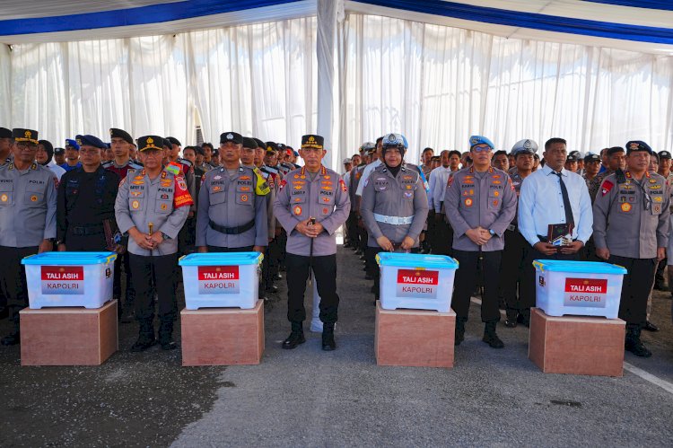 Kapolri Beri Motivasi dan Apresiasi kepada Anggota Polri Terdampak Bencana di Sumbar