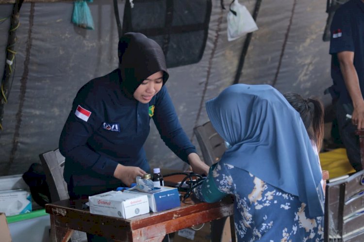 Antisipasi ISPA Pascabanjir, Posko Kesehatan Polri Aktif Layani Masyarakat Aceh Tamiang