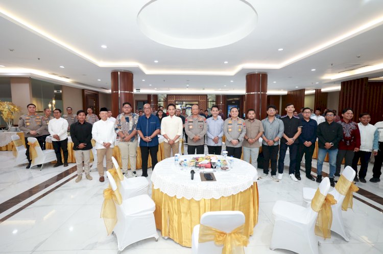 Kapolda Jatim Silaturahmi dan Buka Puasa Bersama OKP ORMEK dan BEM Se-Jawa Timur