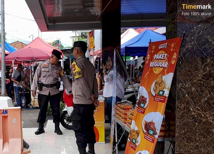 Polres Ngawi Patroli Pasar Pastikan Harga dan Stok Bapokting Aman