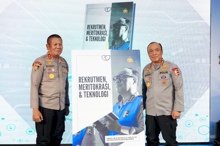 Perkuat Kebijakan Berbasis Data, Wakapolri Komjen Pol. Dedi Prasetyo Rilis Dua Buku
