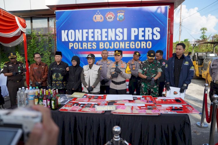 Polres Bojonegoro Bongkar Jaringan Peredaran Sabu dan Ganja, 13 Tersangka Ditangkap